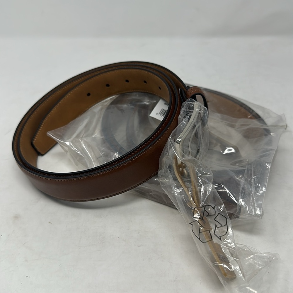 Dockers Pair of Men’s Drop-Edge Leather Tan Belt with silver Buckle Size 44 NWT